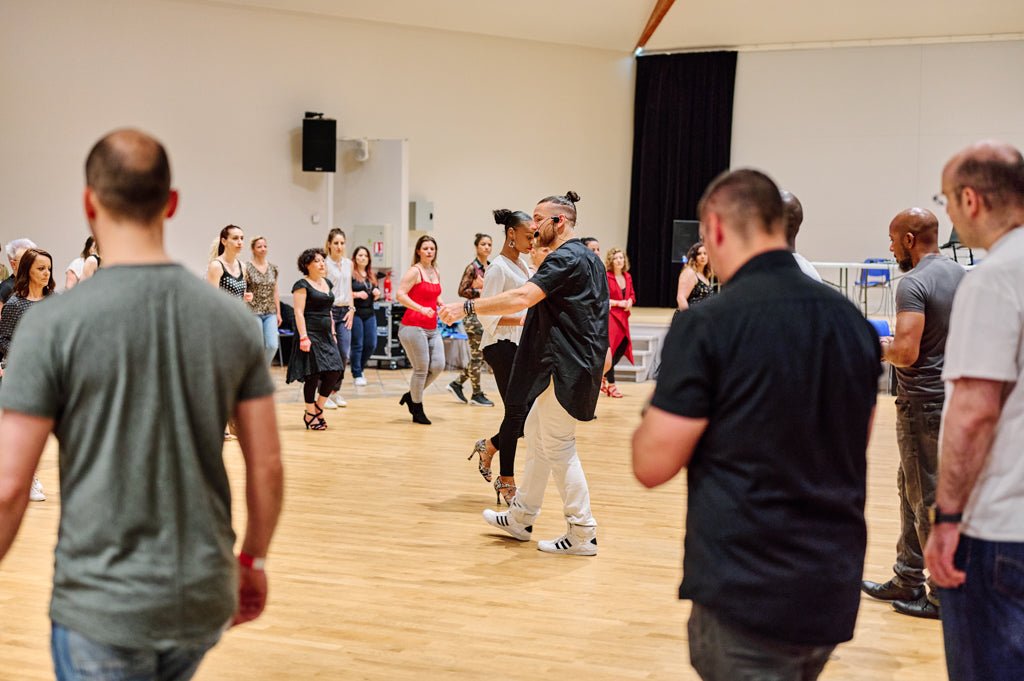 COURS DE KIZOMBA (Inscription) - SoCaliente